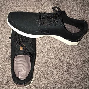 Reef Women’s Sneakers